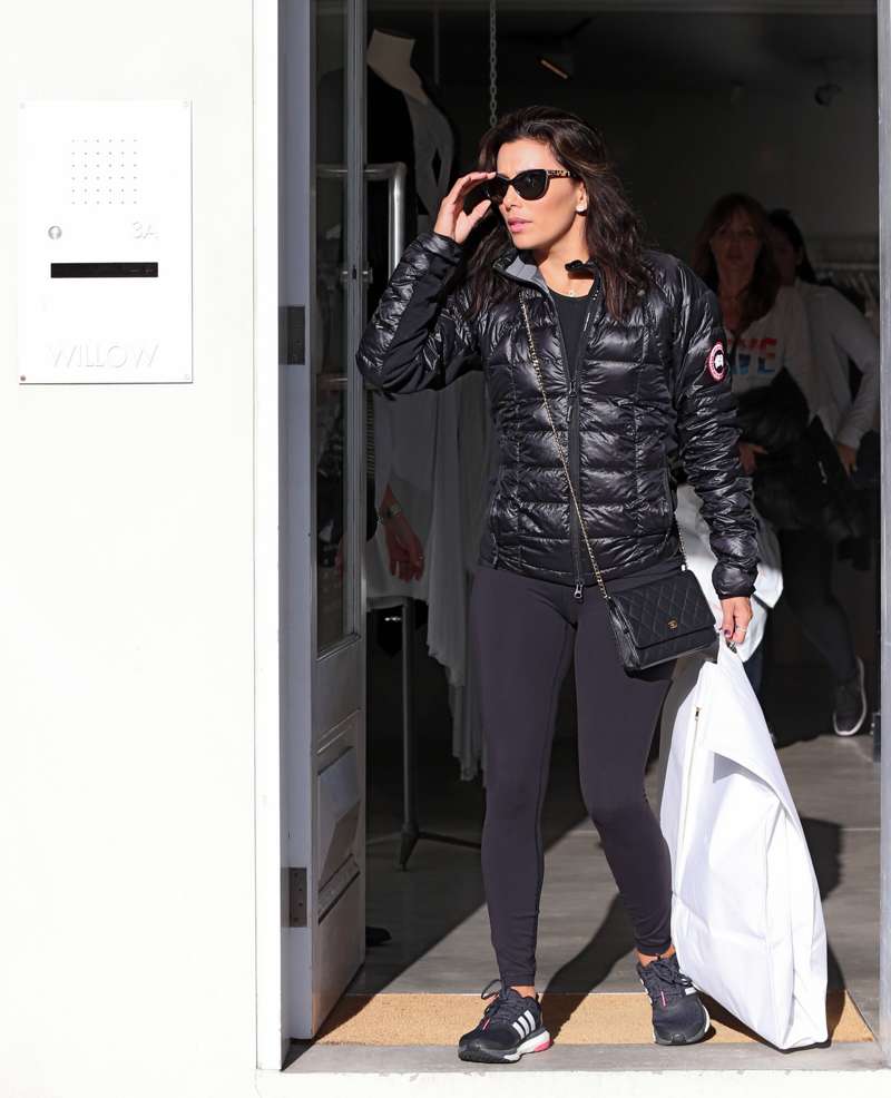 Espectacular Eva Longoria de compras en leggins: vaya culo